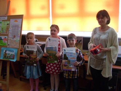 Grafika #0: KONKURS RECYTATORSKI "W ŚWIECIE WIERSZY JULIANA TUWIMA" JUŻ ROZSTRZYGNIĘTY!