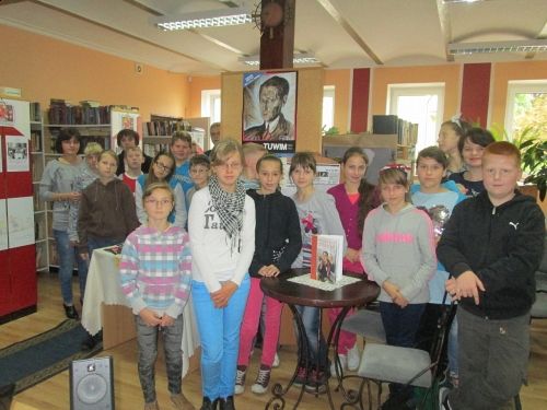 Grafika #0: "Tuwim na walizkach."- z wizytą w Gminnej Bibliotece w Wicku