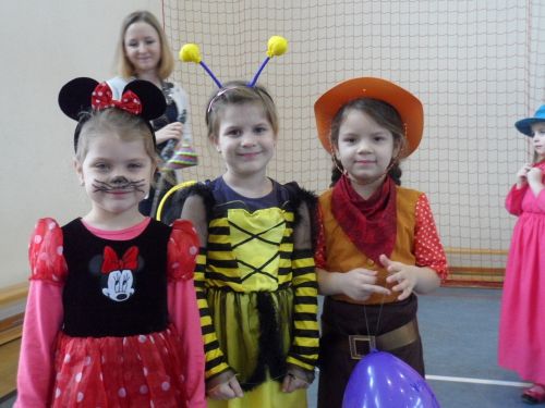 Grafika #0: Karnawałowy bal przebierańców