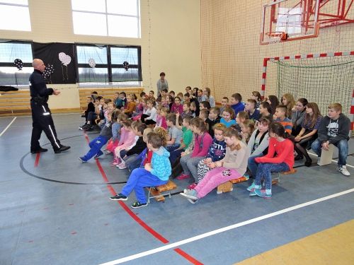 Grafika #0: Bezpieczne ferie - Spotkanie z policjantem.