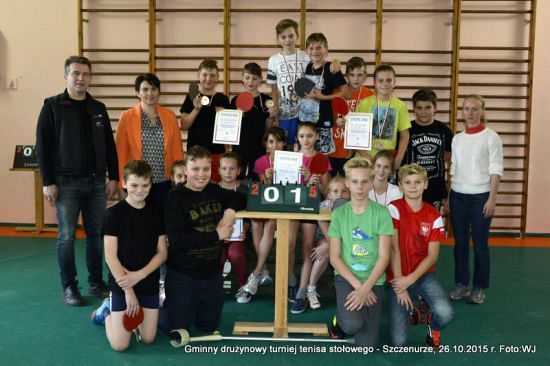 Grafika #0: Zawody sportowe w tenisa stołowego