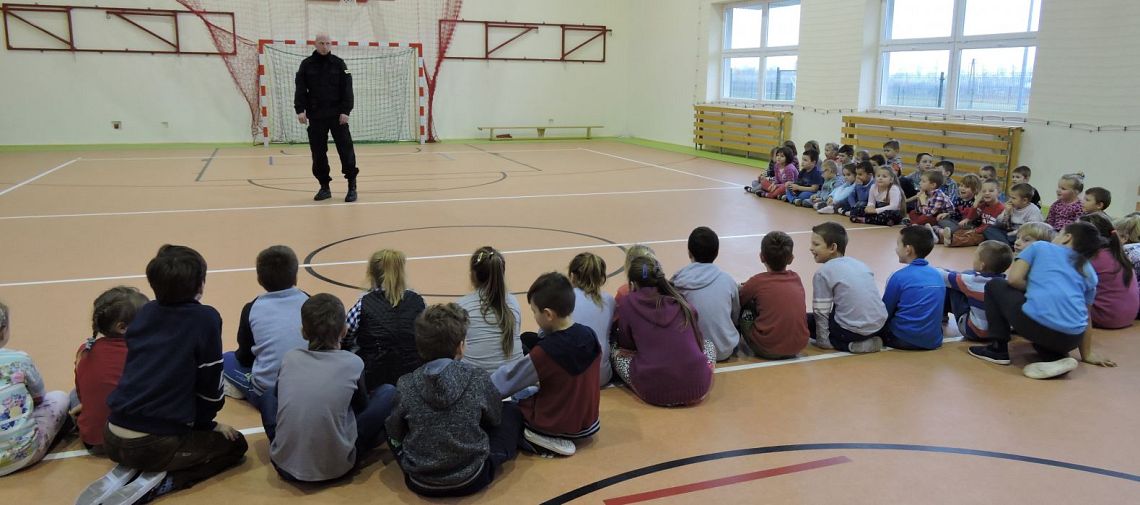 Grafika #0: Spotkanie z policjantem