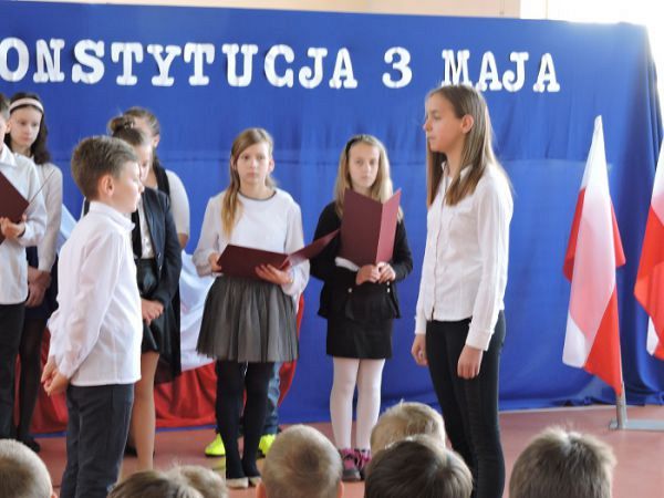 Grafika #0: Witaj, Majowa Jutrzenko.