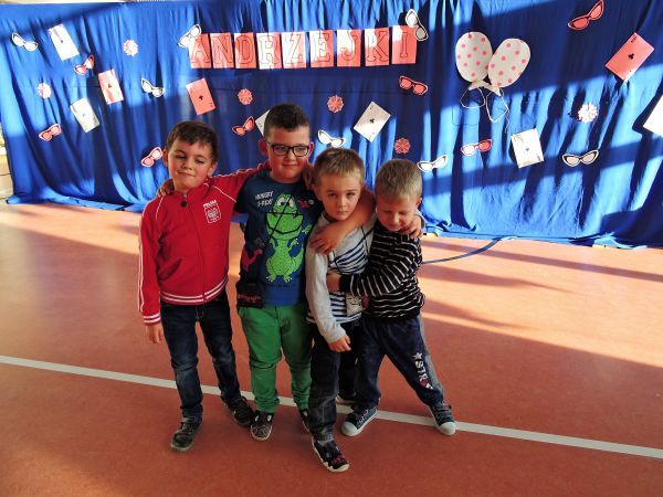 Grafika #0: Zabawa andrzejkowa