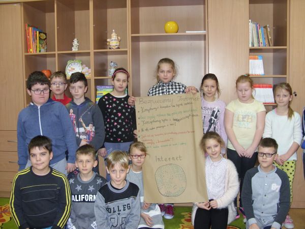 Grafika #0: Dzień Bezpiecznego Internetu w klasie trzeciej