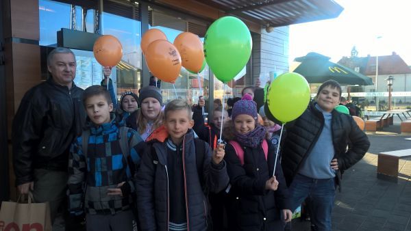 Grafika #0: Wyjazd klasy III i IV do kina