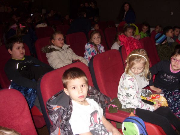 Grafika #0: Przedstawienie teatralne "Duch skrzyni i różnorodność kultur Europy"