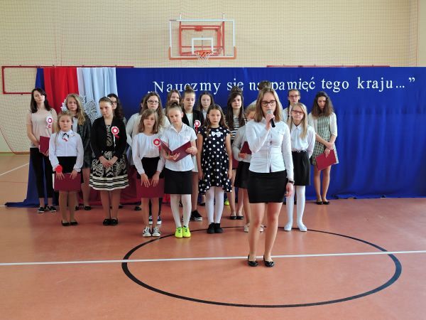 Grafika #0: Uroczysty apel z okazji uchwalenia Konstytucji 3 Maja