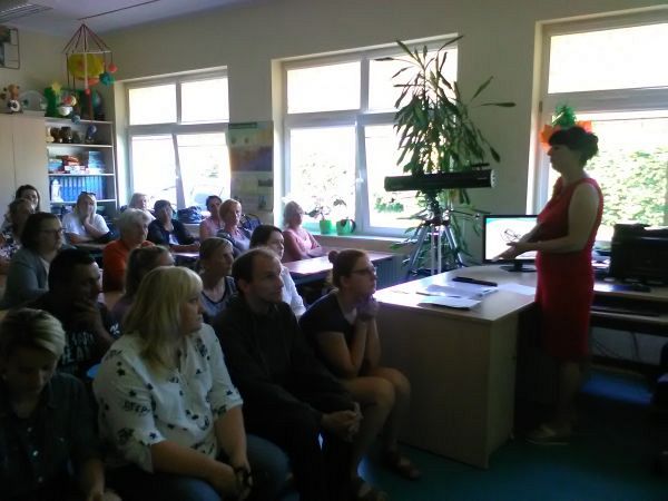 Grafika #0: Spotkanie konsultanta powiatowego ds. doradztwa zawodowego z rodzicami