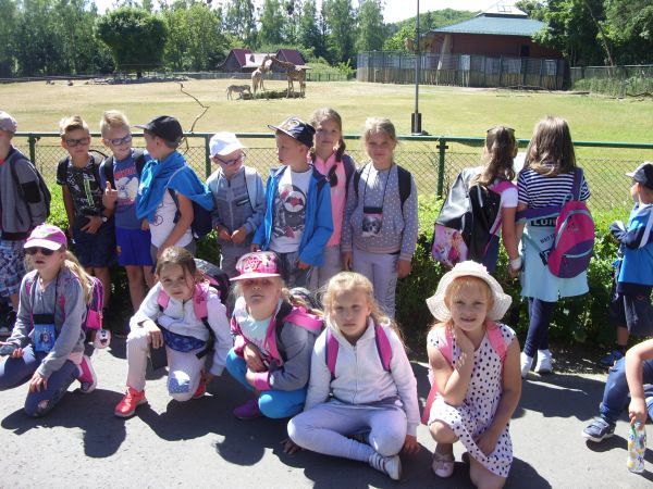 Grafika #0: Wycieczka kl. O-III do zoo