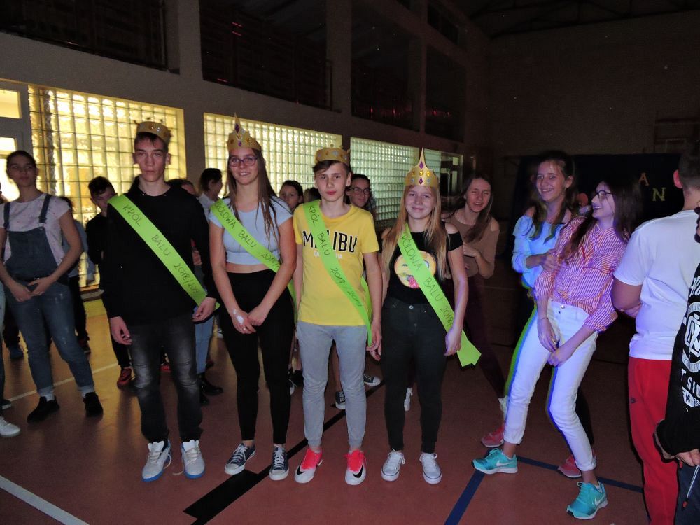 Grafika #0: Zabawa andrzejkowa