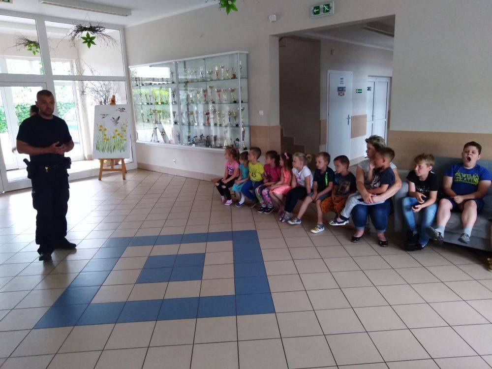 Grafika #0: "Bezpieczne wakacje"