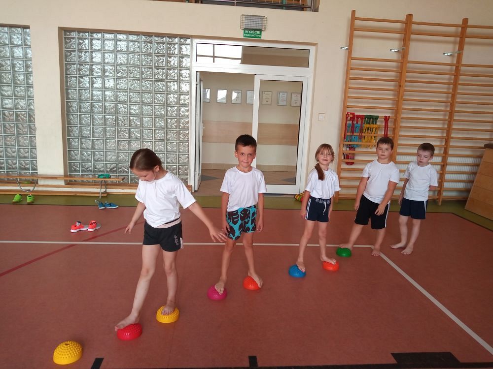 Grafika #0: Gimnastyka korekcyjno - kompensacyjna