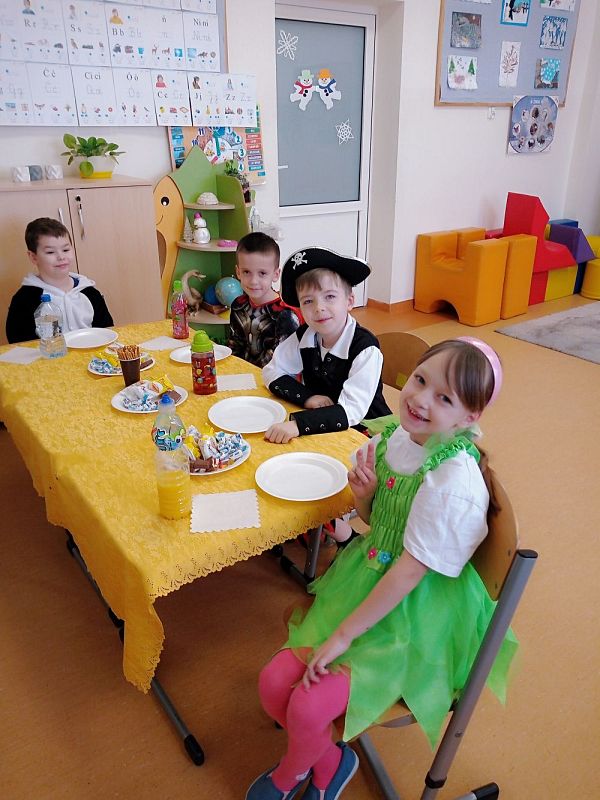 Grafika #0: Bal karnawałowy klas I-III