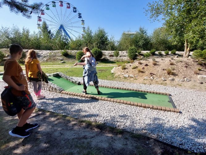 Grafika #0: Ach! te dinozaury ..