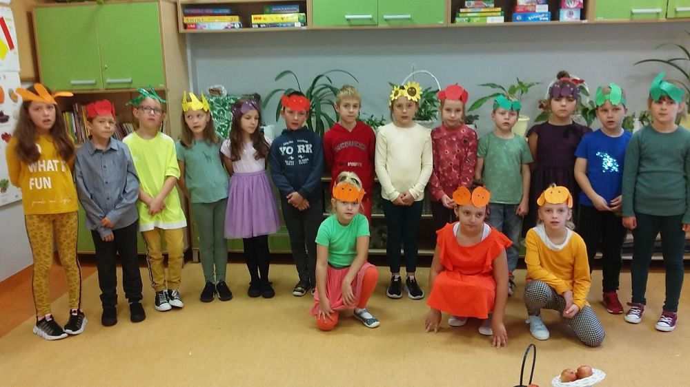 Grafika #0: "Jesienny bal"