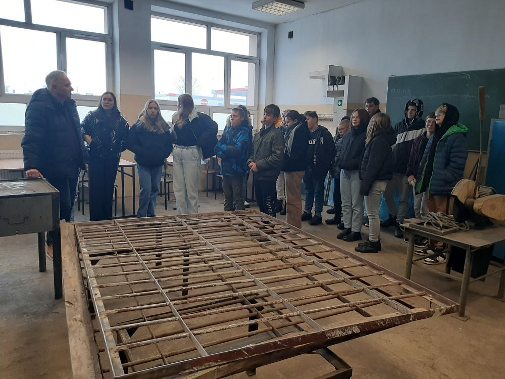 Grafika #0: Wyjazd na Dni Otwarte Centrum Kształcenia Zawodowego w Lęborku oraz do zakładu pracy ZWAE