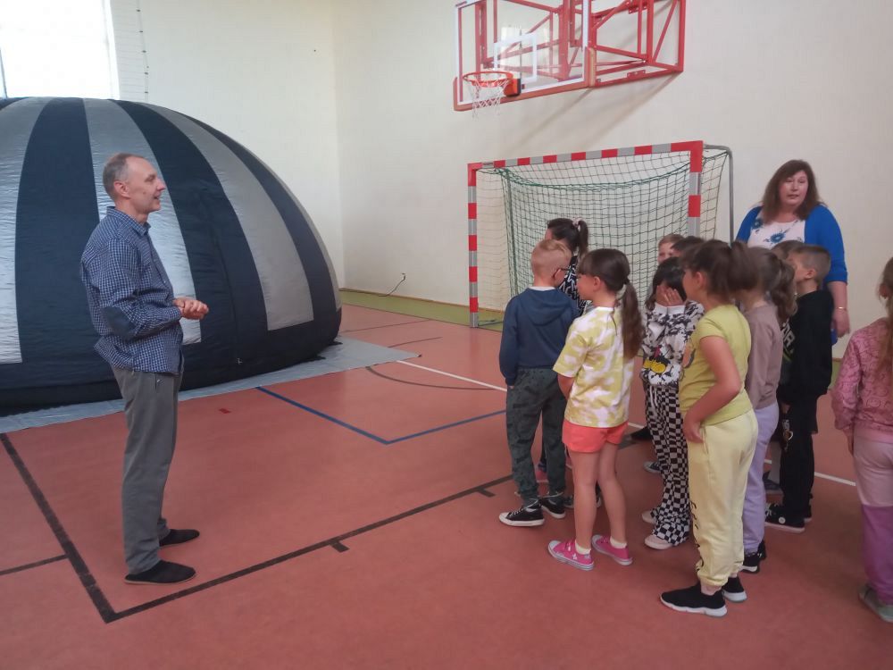 Grafika #0: Kino Sferyczne