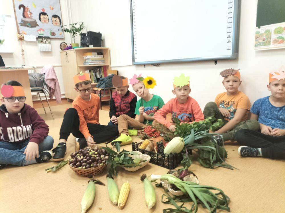 Grafika #0: Powitanie Jesieni w kl. II