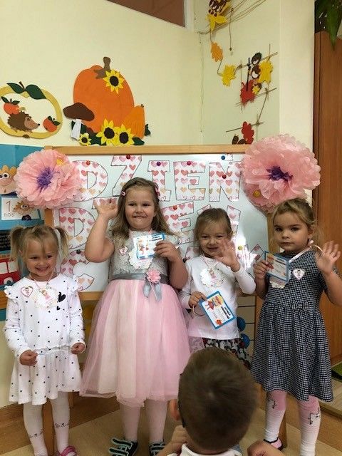 Grafika #0: Dzień Dziewczynek