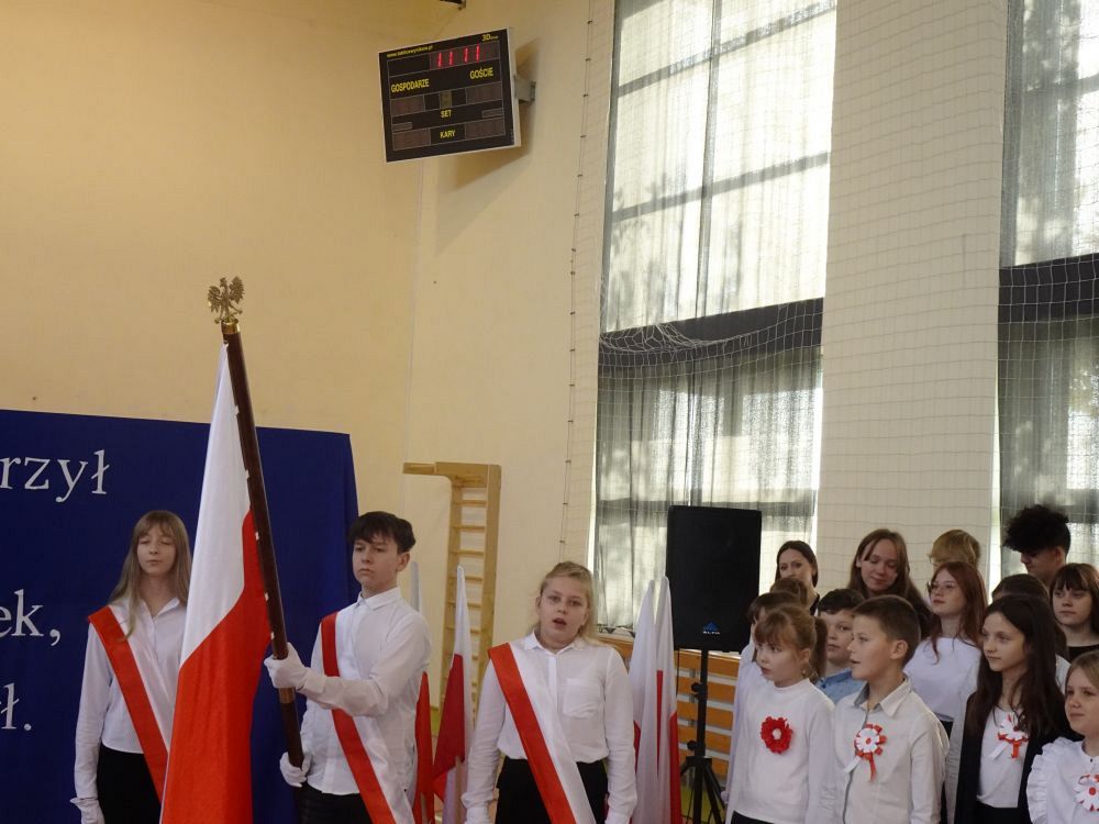 Grafika #0: "Szkoła do hymnu" 2023