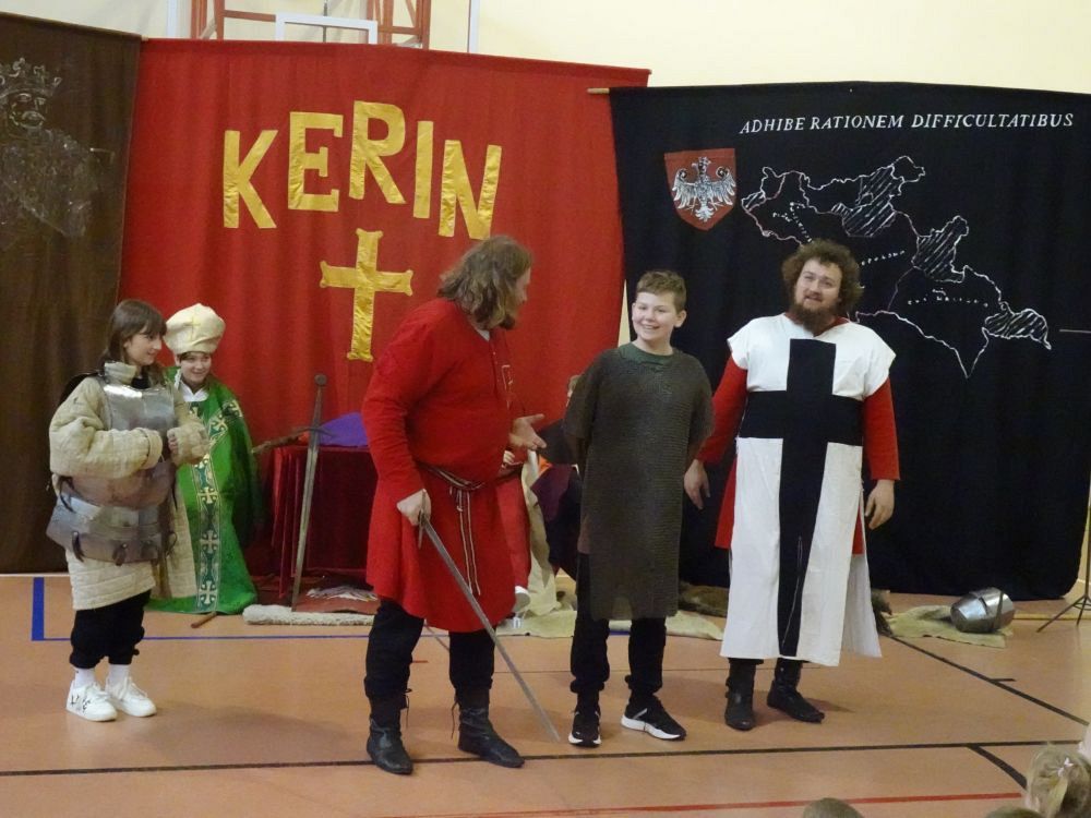 Grafika #0: "Rycerze i ich zwyczaje"- żywa lekcja historii