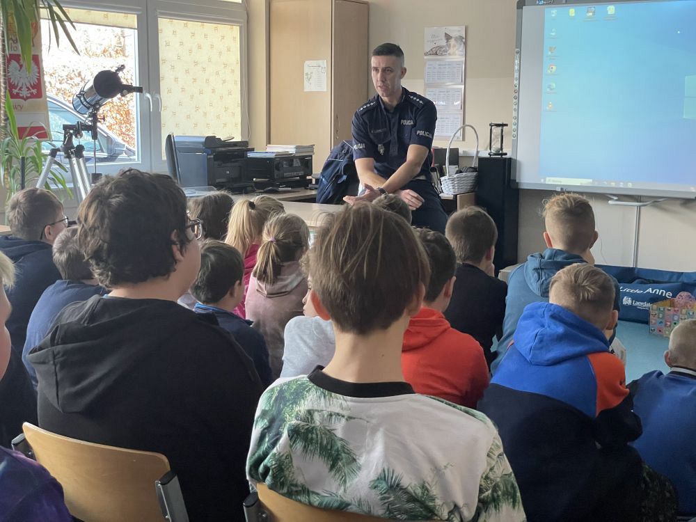 Grafika #0: Bezpieczni na drodze