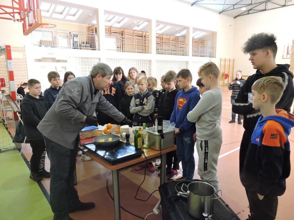 Grafika #0: Udział klas IV-VIII w warsztatach z zakresu doradztwa zawodowego.