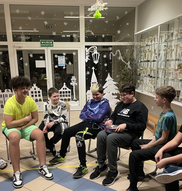 Grafika #0: Noc w szkole - impreza integracyjna klas 6 i 7.