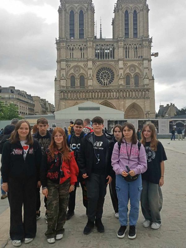 Grafika #0: Wycieczka do Paryża