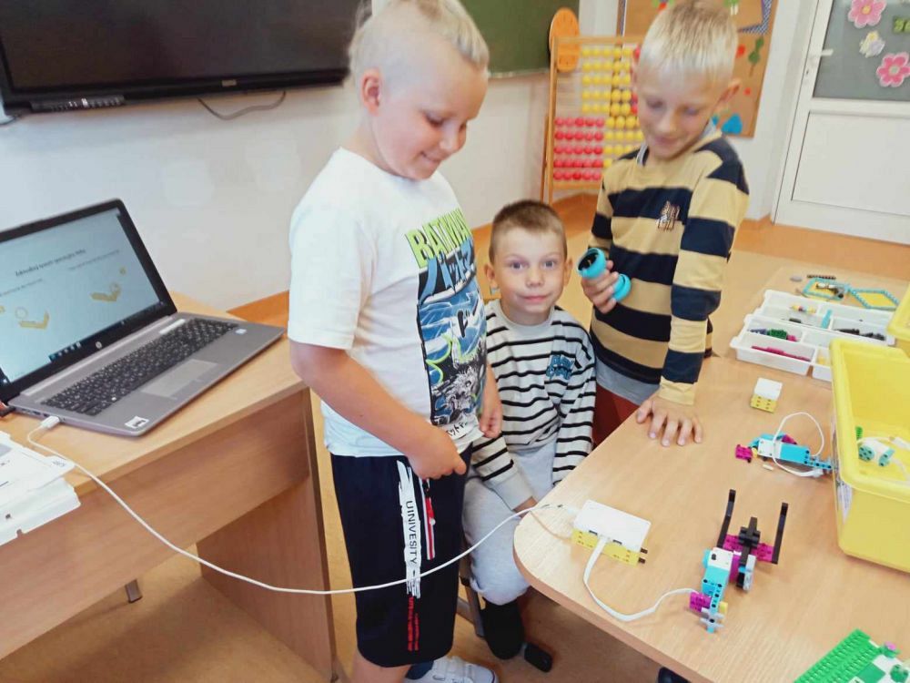 Grafika #0: Lekcje z Lego Education Spike Prime i Essential