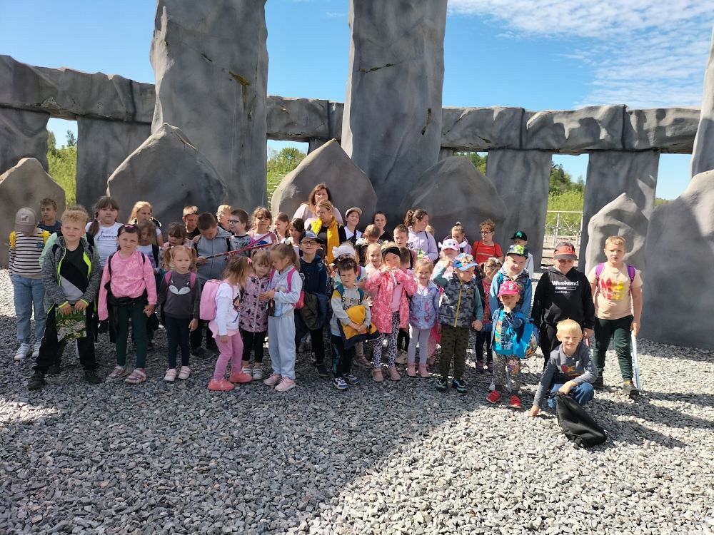 Grafika #0: Wycieczka do parku ewolucji w Sławutówku