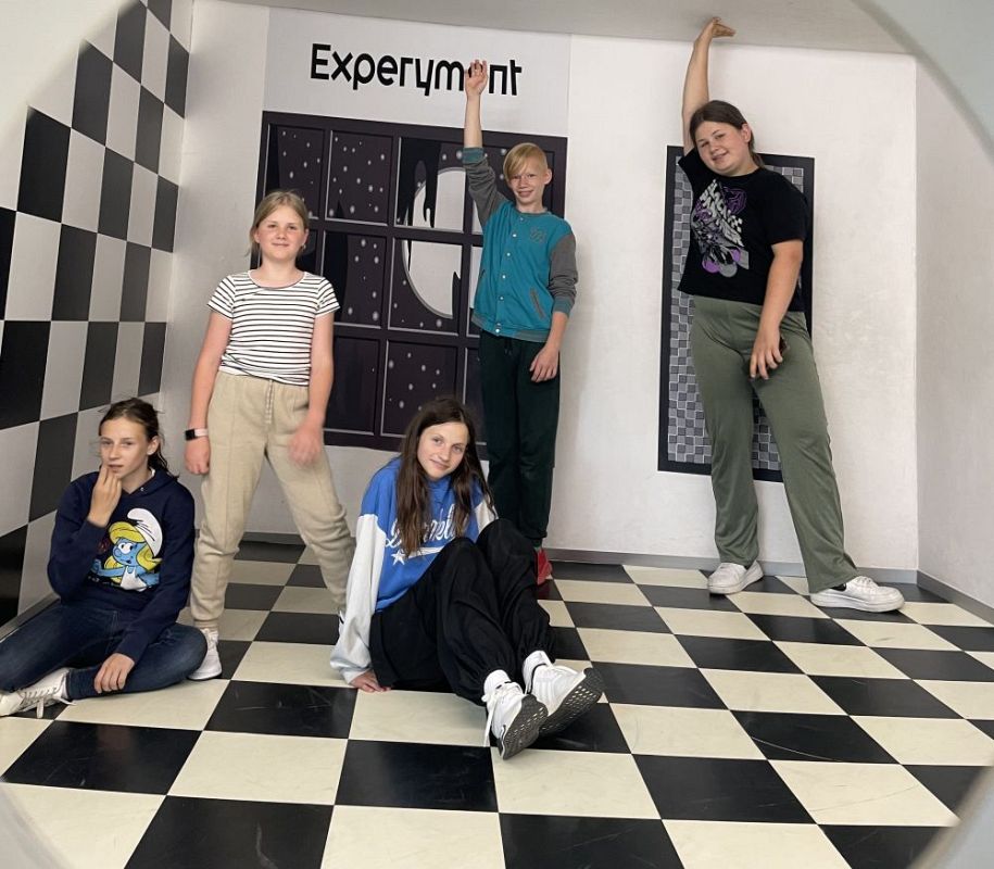 Grafika #0: Wycieczka do Centrum Nauki Experyment