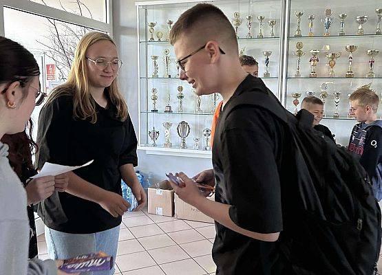 Grafika 1: Dzień chłopaka