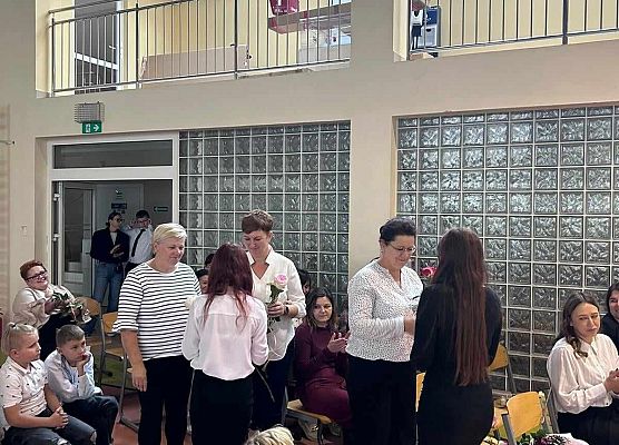 Grafika 8: Akademia z okazji Dnia Edukacji Narodowej