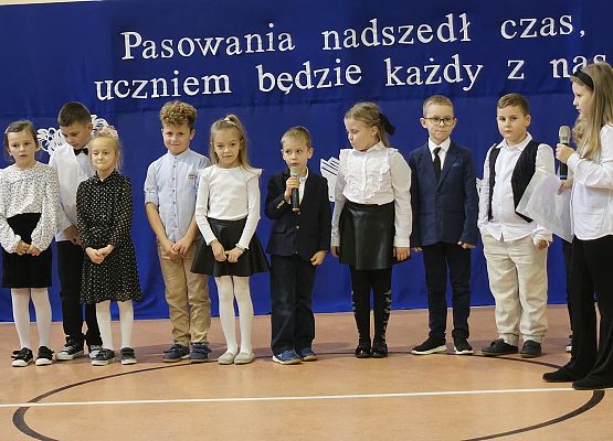 Grafika 2: Pasowanie na ucznia