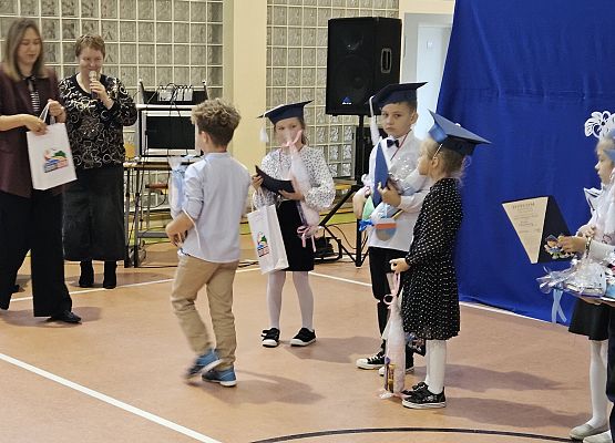 Grafika 10: Pasowanie na ucznia