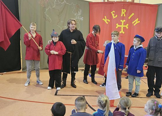 Grafika 15: "Niepodległość i Bitwa Warszawska" - żywa lekcja historii.