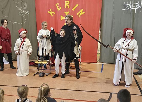 Grafika 1: "Niepodległość i Bitwa Warszawska" - żywa lekcja historii.