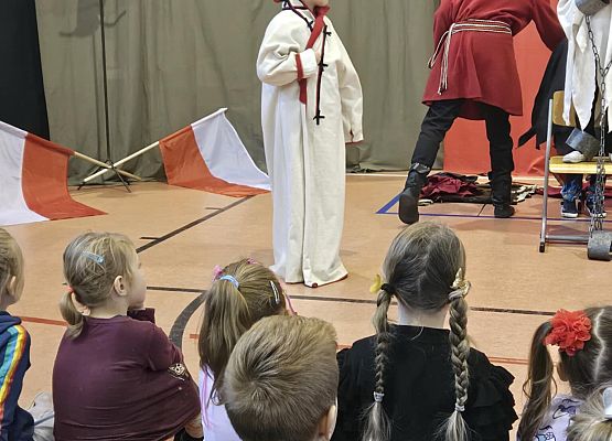 Grafika 6: "Niepodległość i Bitwa Warszawska" - żywa lekcja historii.