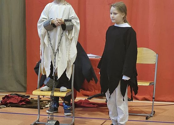 Grafika 8: "Niepodległość i Bitwa Warszawska" - żywa lekcja historii.