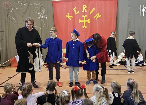 Grafika 11: "Niepodległość i Bitwa Warszawska" - żywa lekcja historii.