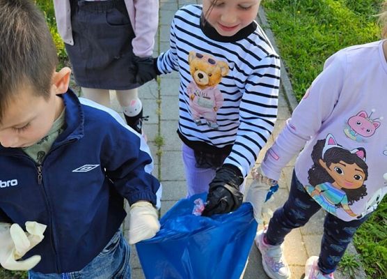 Grafika 4: Sprzątanie świata