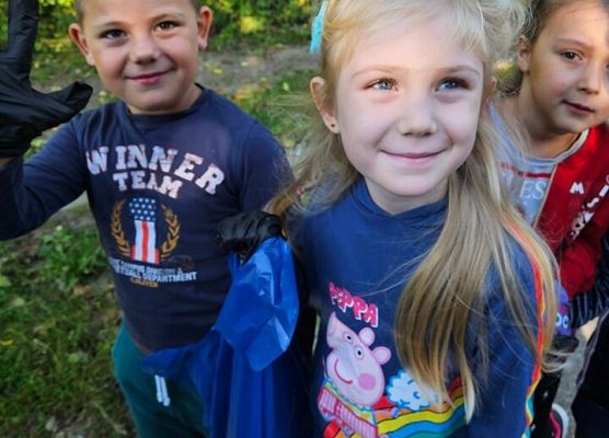 Grafika 8: Sprzątanie świata