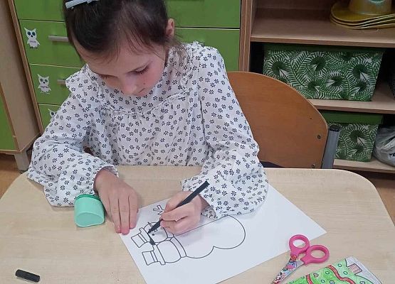 Grafika 10: "W KRÓLESTWIE KSIĄŻEK" - Pasowanie na czytelnika uczniów klasy pierwszej  w bibliotece szkolnej. NPRc 2.0