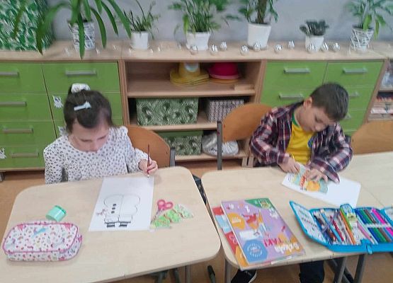 Grafika 13: "W KRÓLESTWIE KSIĄŻEK" - Pasowanie na czytelnika uczniów klasy pierwszej  w bibliotece szkolnej. NPRc 2.0