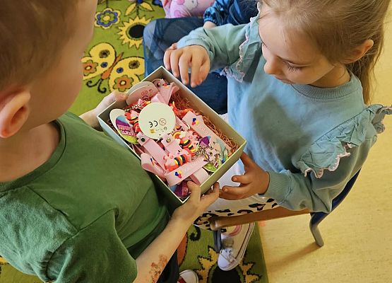 Grafika 1: Dzień Kobiet