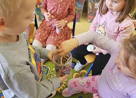 Grafika 7: Dzień Kobiet