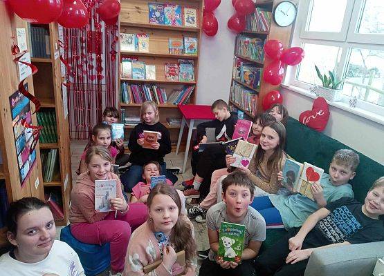 Grafika 2: Walentynki w bibliotece szkolnej