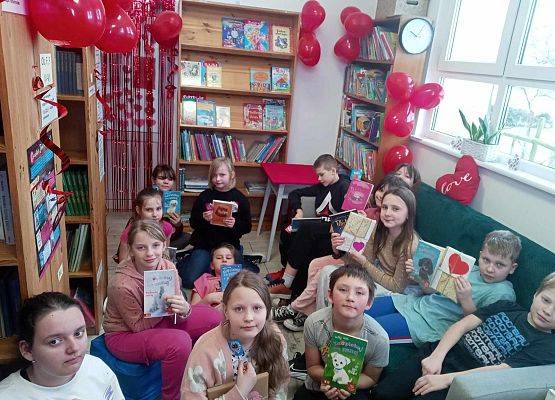 Grafika 10: Walentynki w bibliotece szkolnej